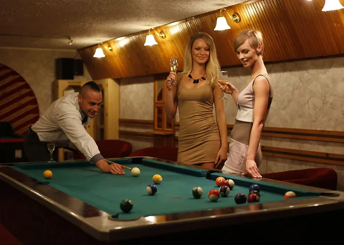 Hotel Korona Wellness, Rendezveny Es Borszalloda
