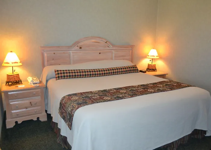 Crooked River Lodge
