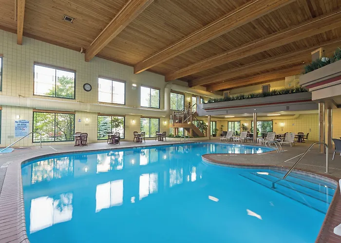 Holiday Inn Express Holland By Ihg