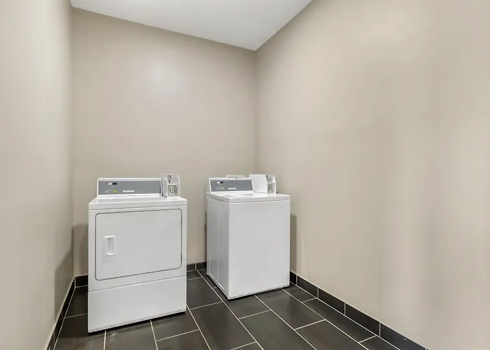 Best Western Commerce Inn