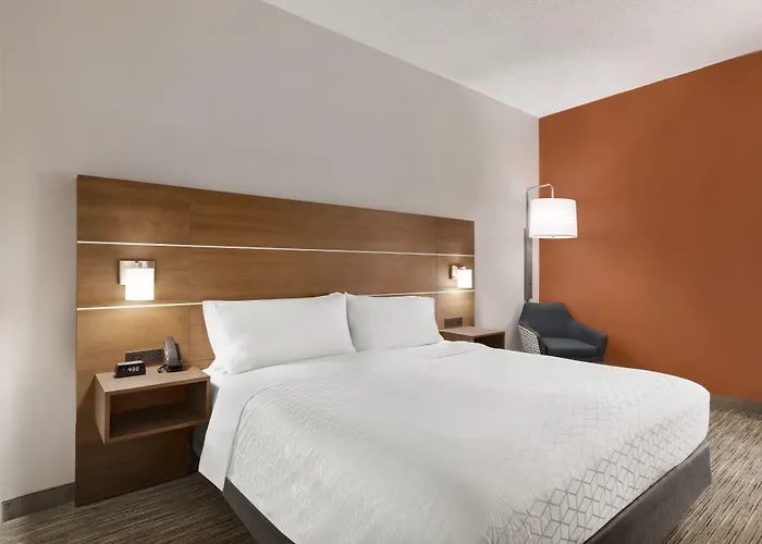 Holiday Inn Express Vero Beach-West I-95 By Ihg