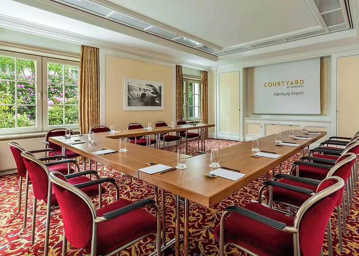 Courtyard By Marriott Hamburg Airport