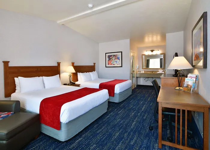 Lamplighter Inn & Suites At Sdsu