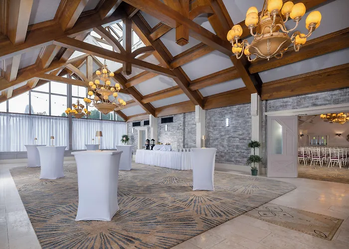 Treacys Oakwood Hotel, Shannon