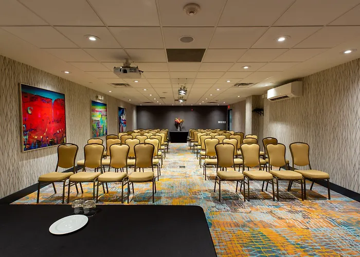 Holiday Inn Toronto Downtown Centre By Ihg