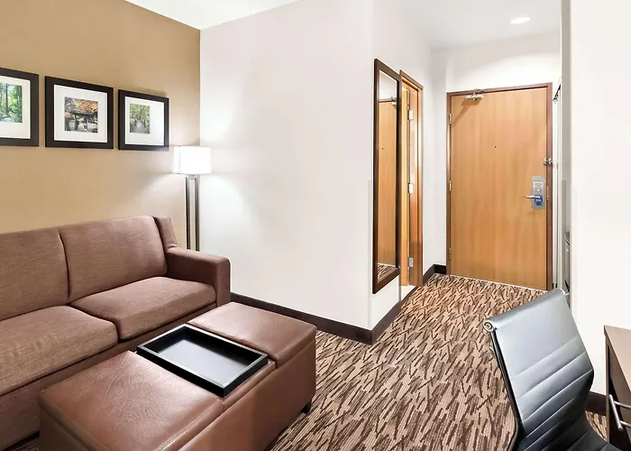 Comfort Suites Portland Airport