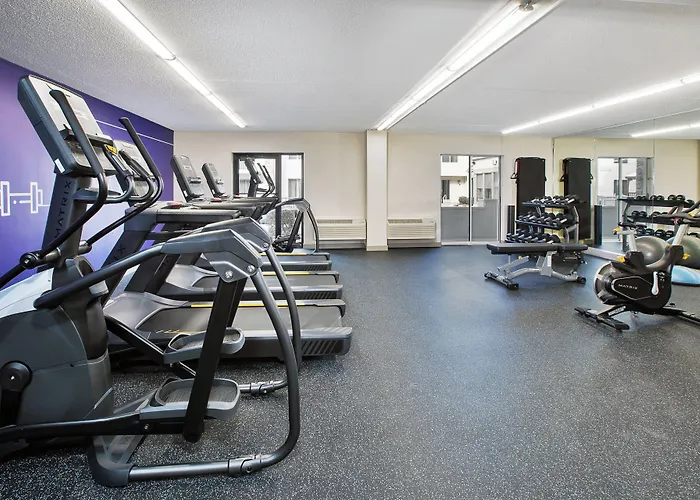 Holiday Inn Express Hotel & Suites Pittsburgh Airport By Ihg