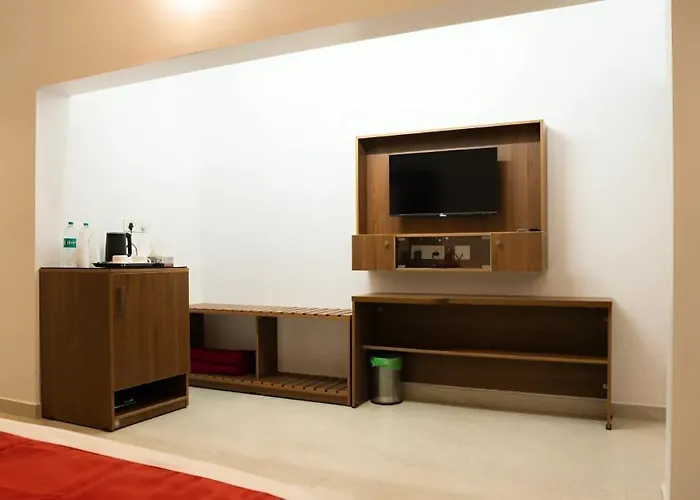 Alleppey Holiday Beach Resort - Sea View Rooms With Direct Beach Access