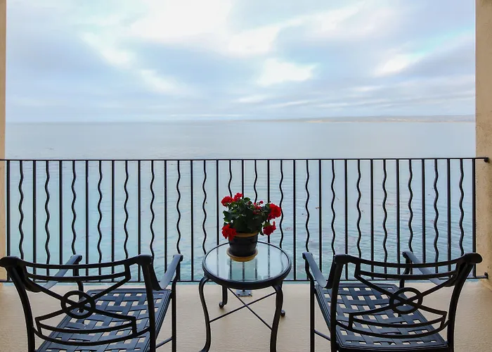 Monterey Bay Inn