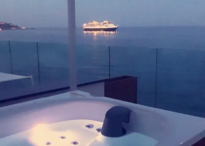 Nautilus Hotel