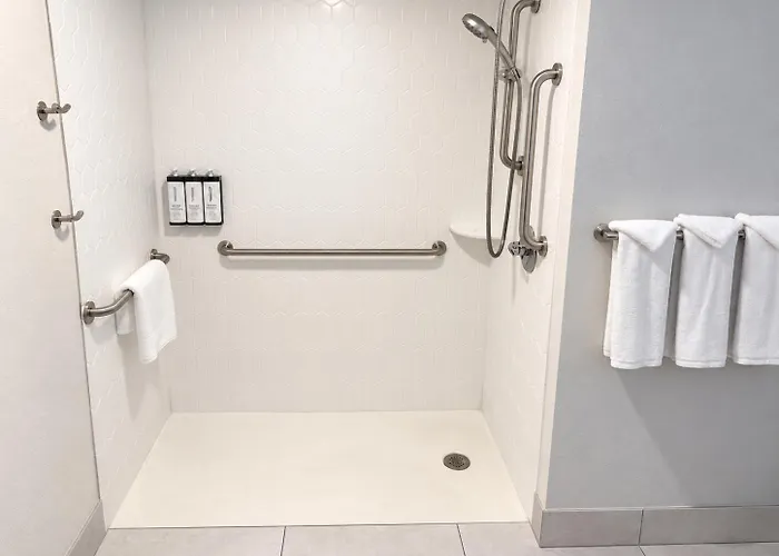 Country Inn & Suites By Radisson, Lansing, Mi