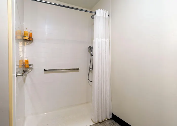 Gray Wolf Inn & Suites