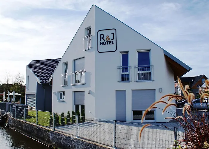 R&J Hotel