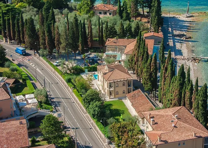 Hotel Baia Dei Pini