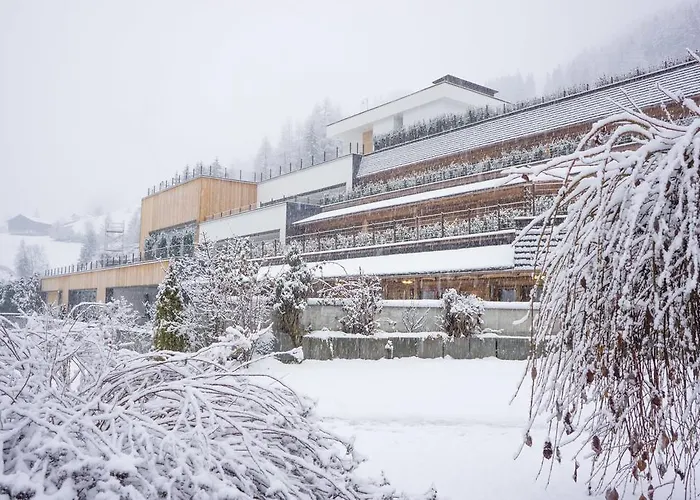 Aurina Lodges