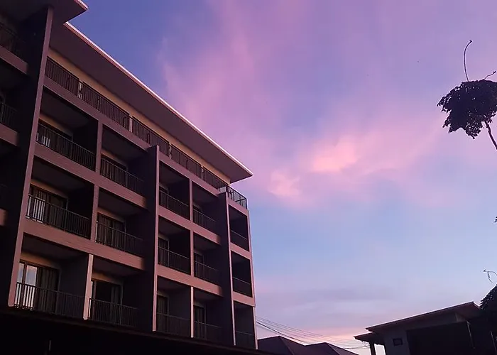 Riverawan Hotel