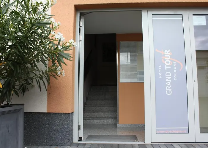 Hotel Grand Tour