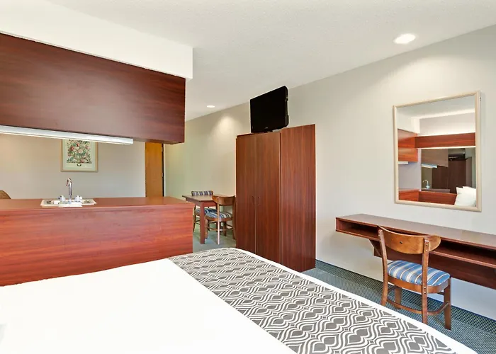 Microtel Inn & Suites By Wyndham Detroit Roseville