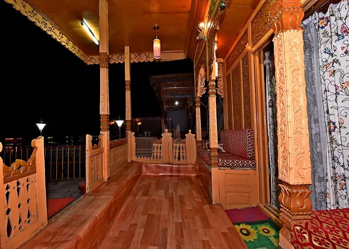 Lake Palace Group Of House Boats