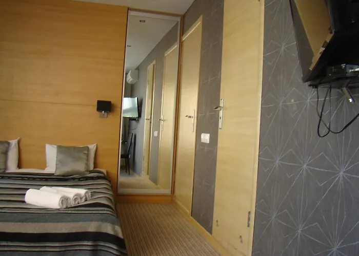 Mini Hotel On Poznyaky
