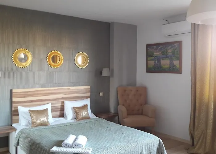 Mini Hotel On Demiivska