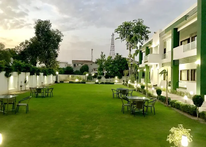 Hotel Whistling Greens