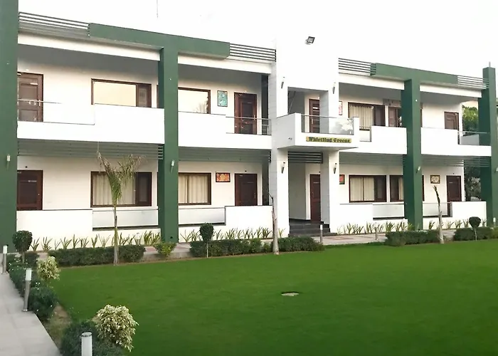 Hotel Whistling Greens