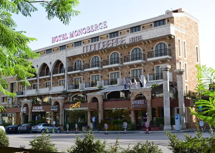 Monoberge Hotel