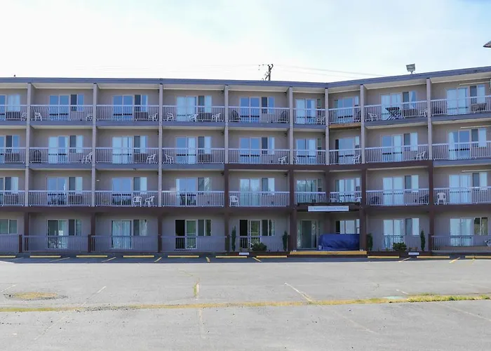 The Waterfront Suites And Marina