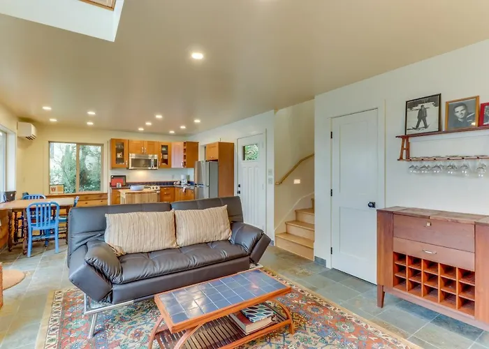 The Cabin At Oak Bay