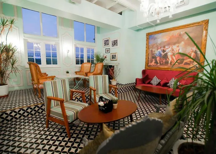 The Travotel Suites