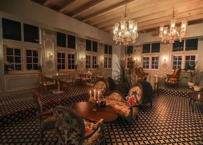 The Travotel Suites