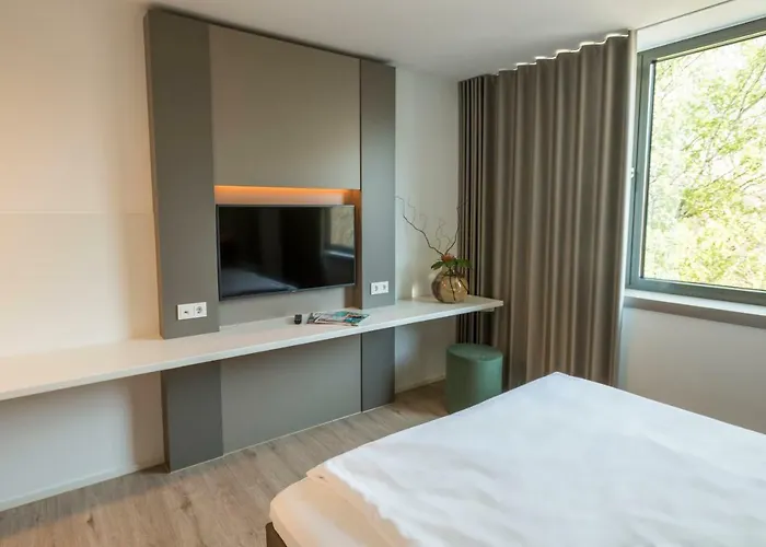 Motel B