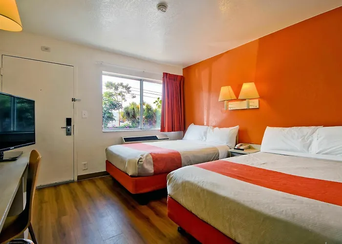 Travelodge By Wyndham Pompano Beach