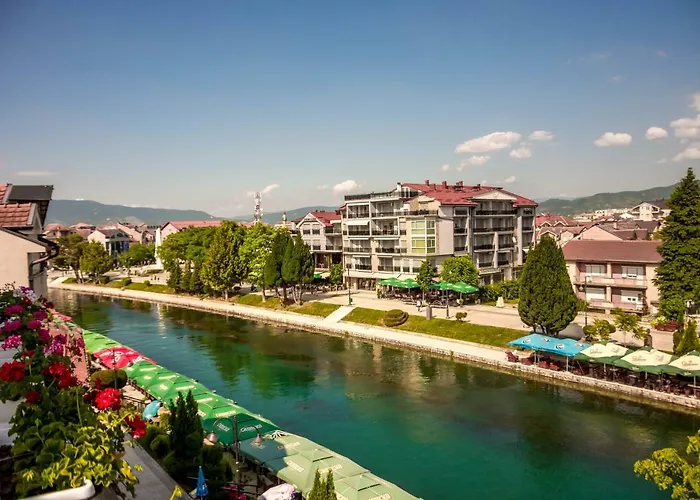 Seasons Hotel