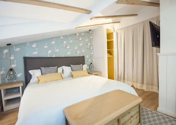 The Beach House Studios & Suites