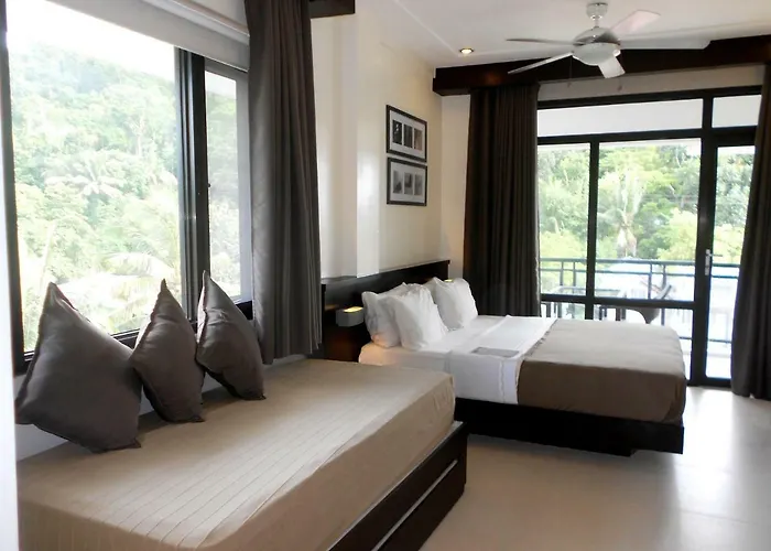 One Crescent Place Hotel