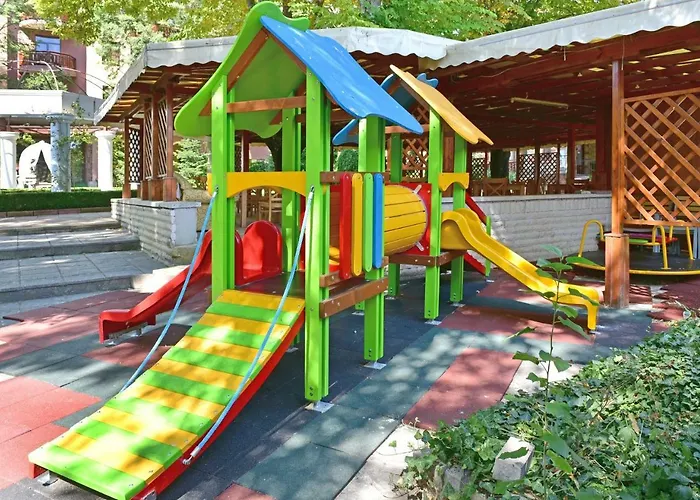 Estreya Residence Hotel