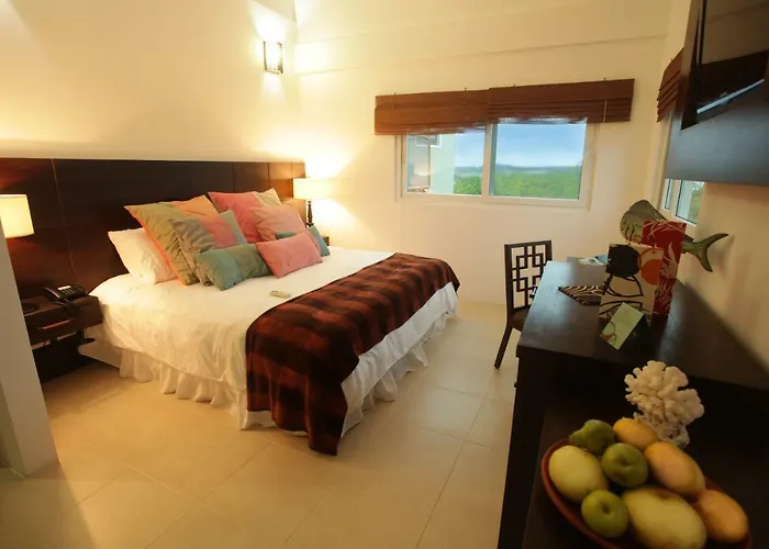 Iguana Crossing Boutique Hotel Puerto Villamil