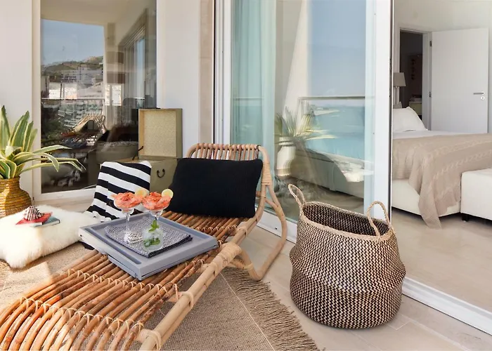 Cali Deluxe Holidays, Sesimbra