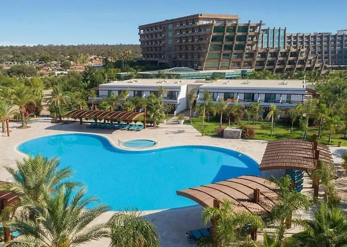 Noah'S Ark Deluxe Hotel & Spa