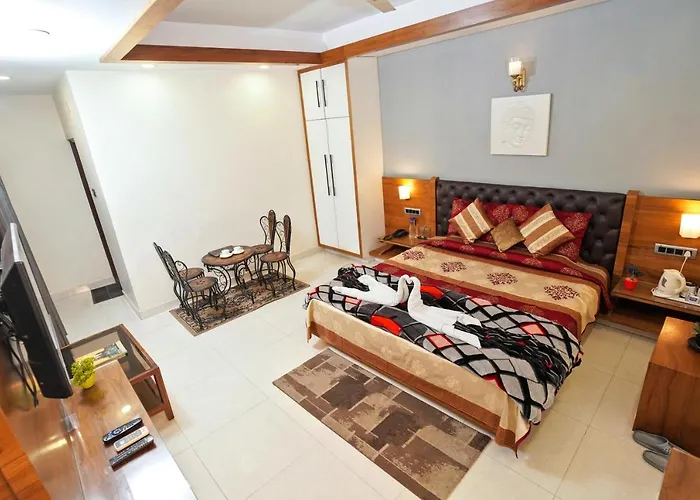 Mayur Hotel Bar And Restaurant