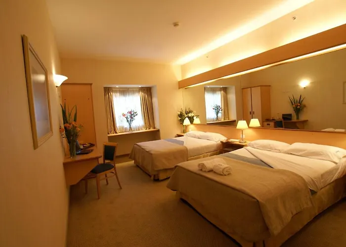 Hotel Aeroparque Inn & Suites