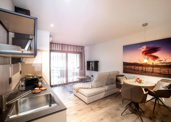 Primera Apartments & Boardinghouse