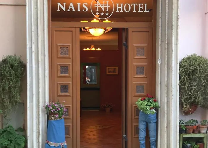 Hotel Nais